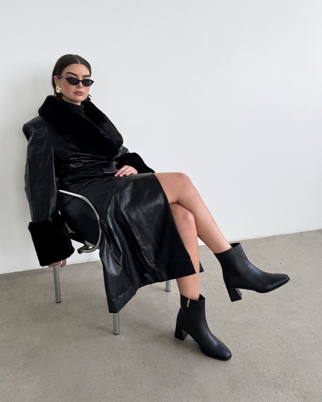 ALANIA CURVE - BLACK
